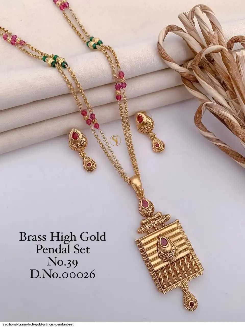 TRADITIONAL BRASS HIGH GOLD ARTIFICIAL PENDANT SET E