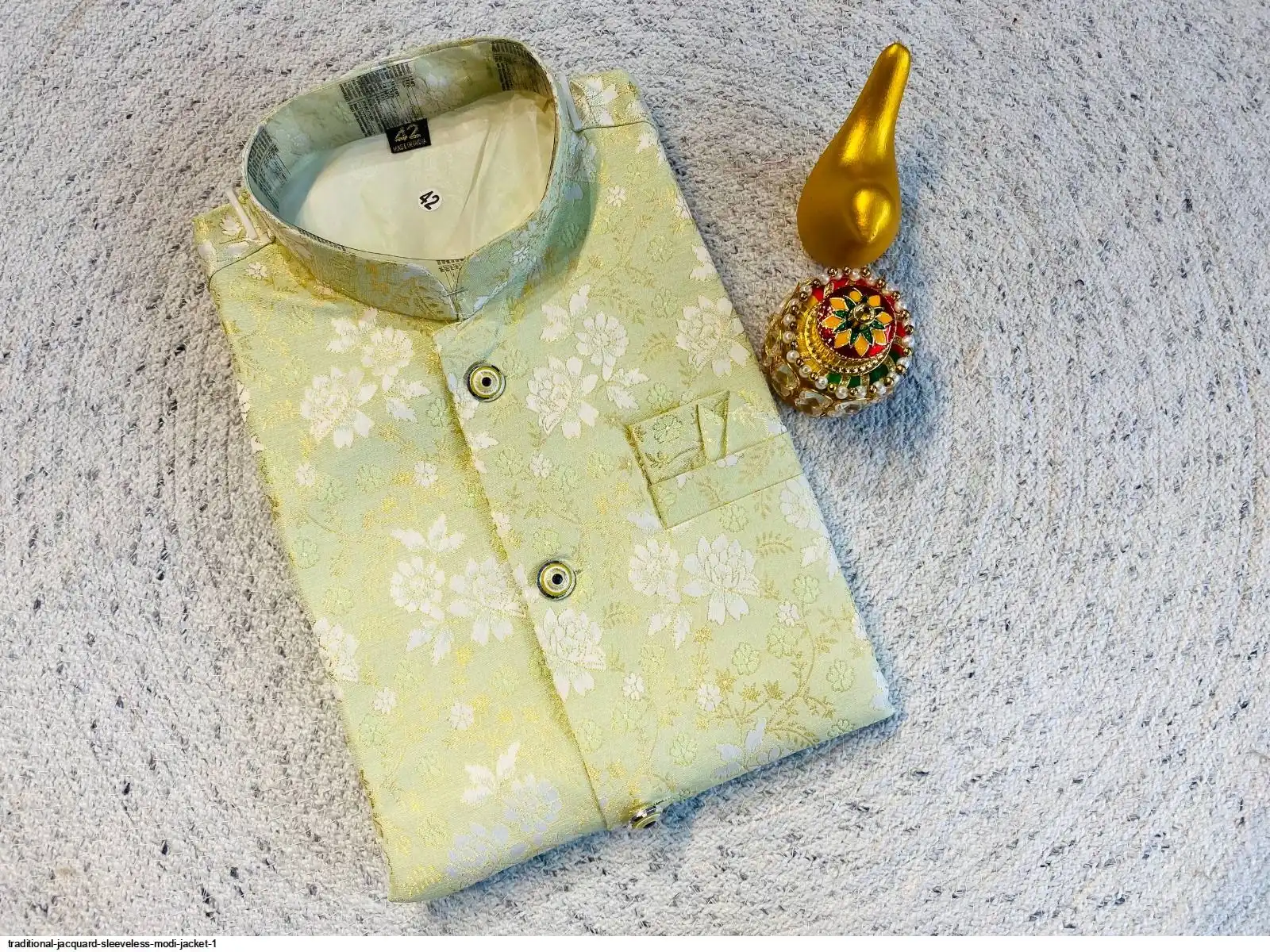 TRADITIONAL JACQUARD SLEEVELESS MODI JACKET 1 D