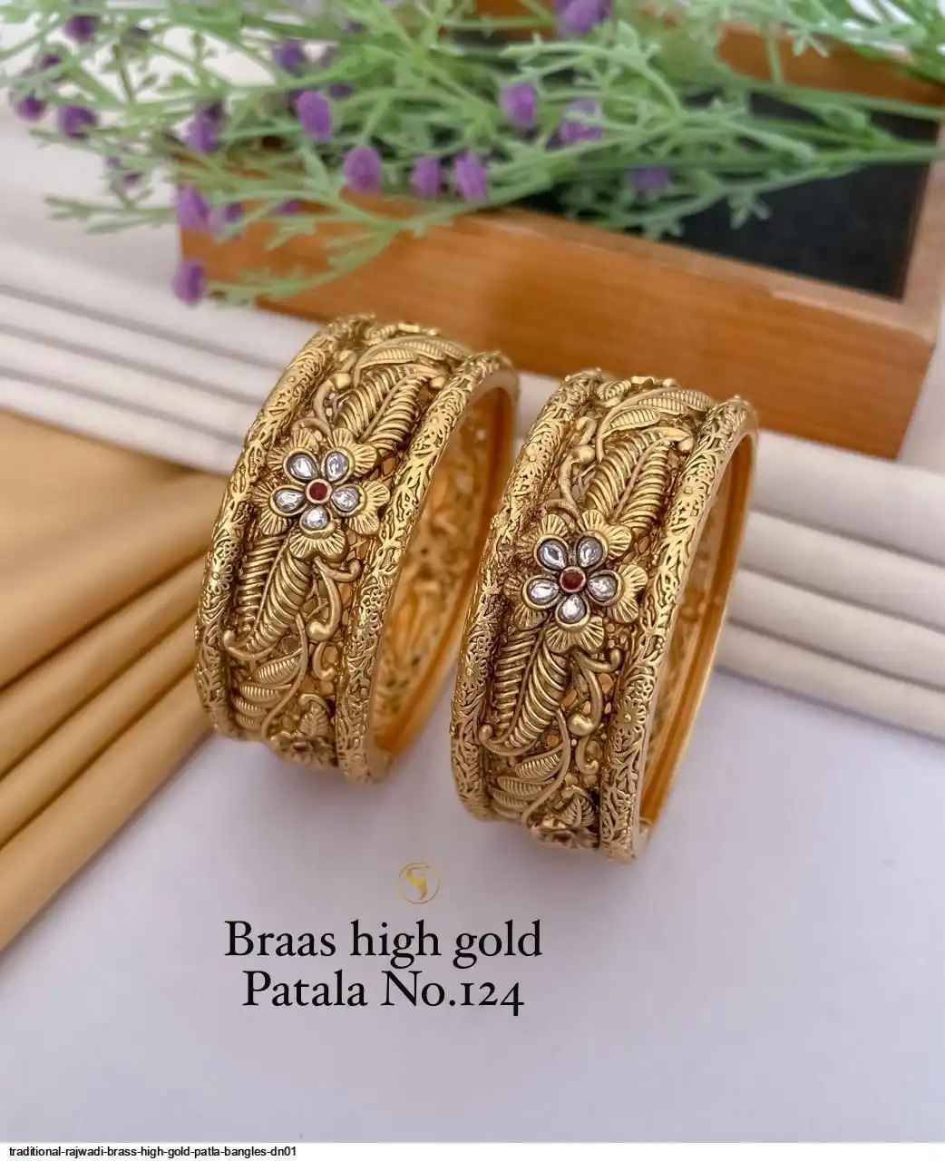 TRADITIONAL RAJWADI BRASS HIGH GOLD PATLA BANGLES DN01 E
