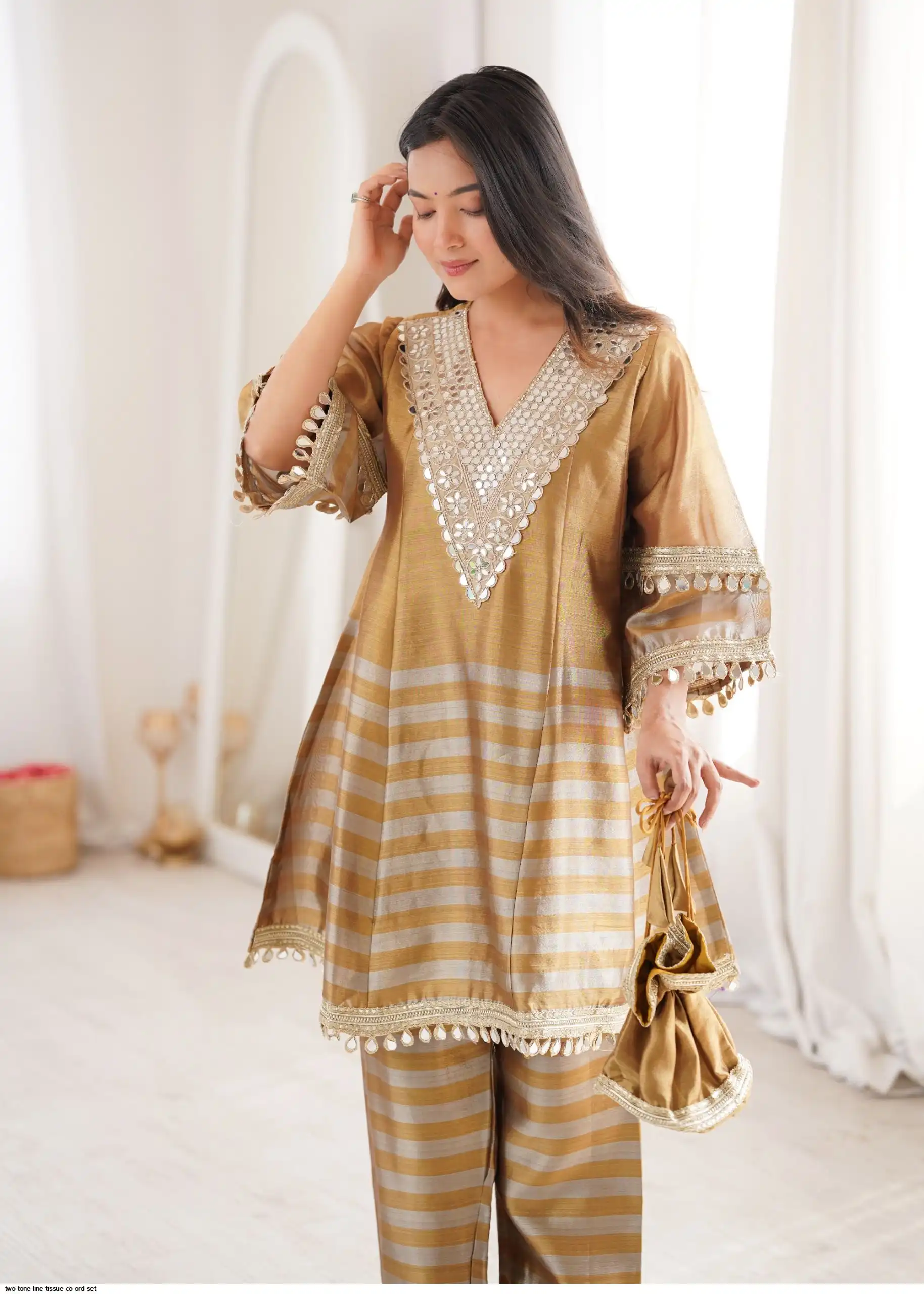 READYMAD TOP-BOTTOM WITH BATWA-2026 Two-Tone Line Tissue