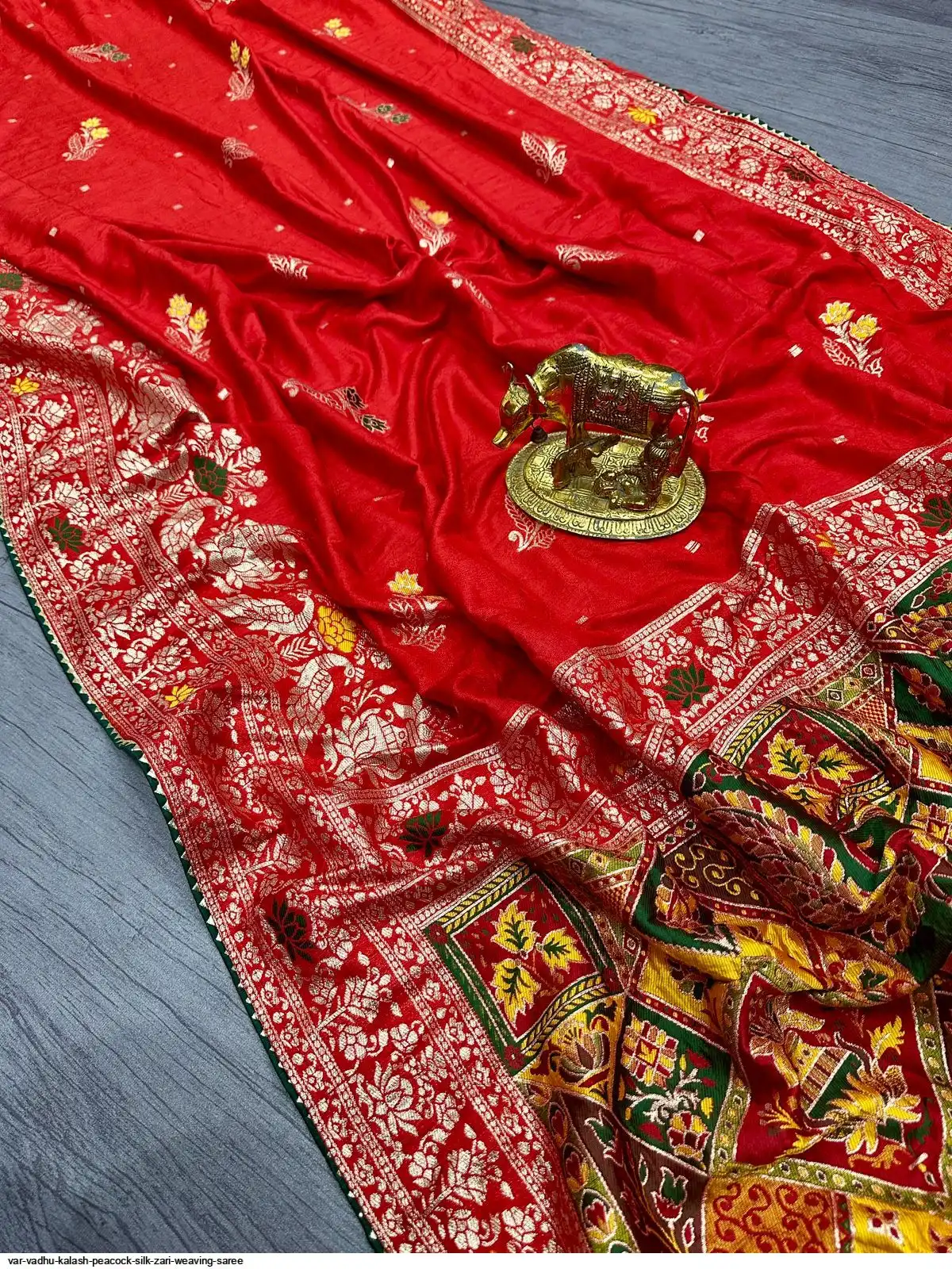 VAR VADHU KALASH PEACOCK SILK ZARI WEAVING SAREE
